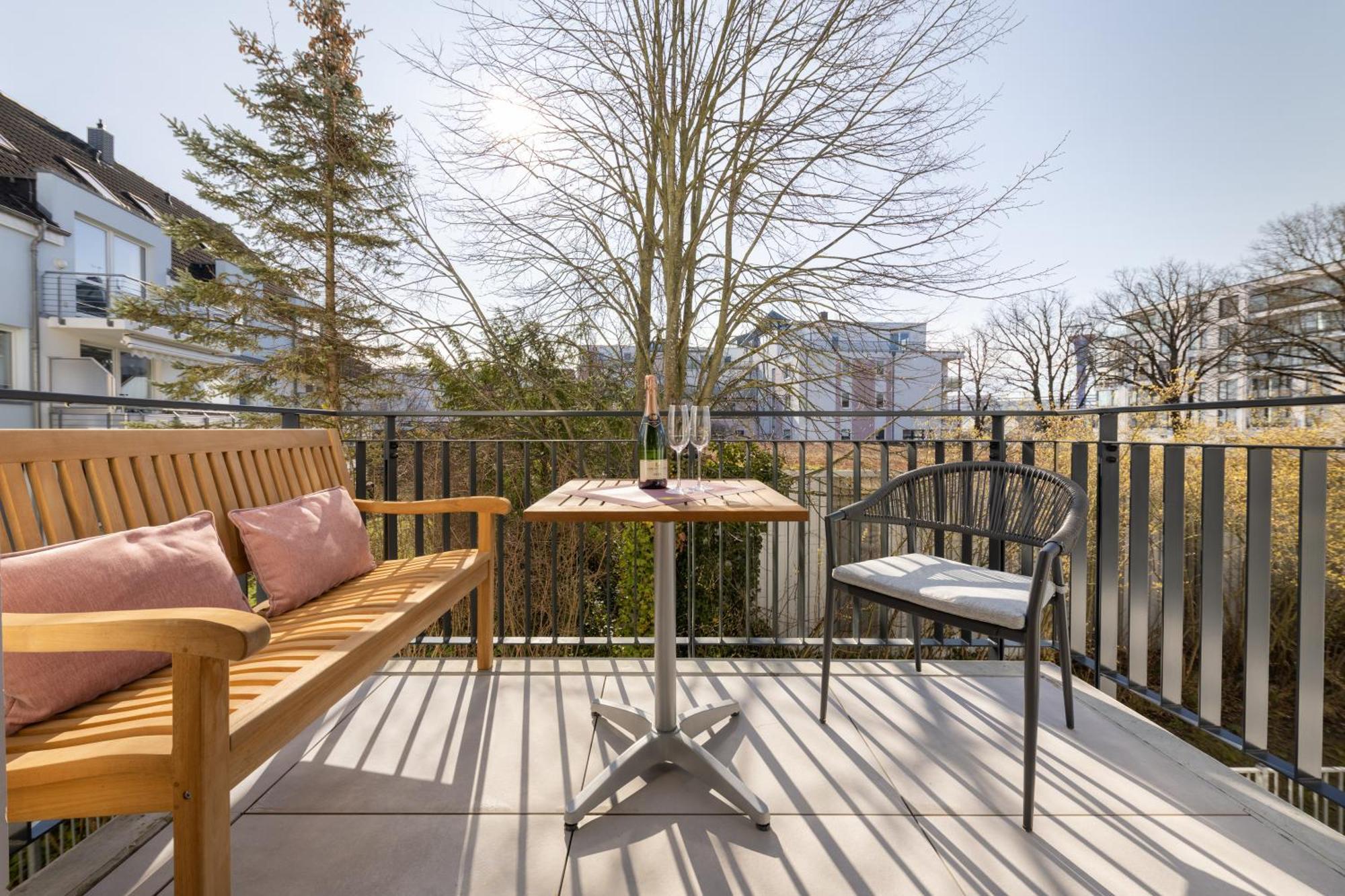 Ferienwohnung Strom Acht - Modern Frisch Inkl Stellplatz, Balkon - 200M Zum Alten Strom Rostock Zewnętrze zdjęcie